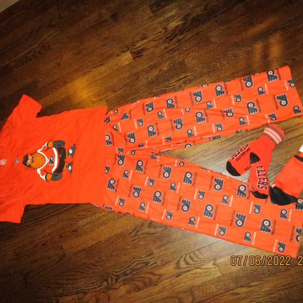 Philadelphia Flyers Pajamas and Gritty Tee  14-16 - Picture 2 of 2